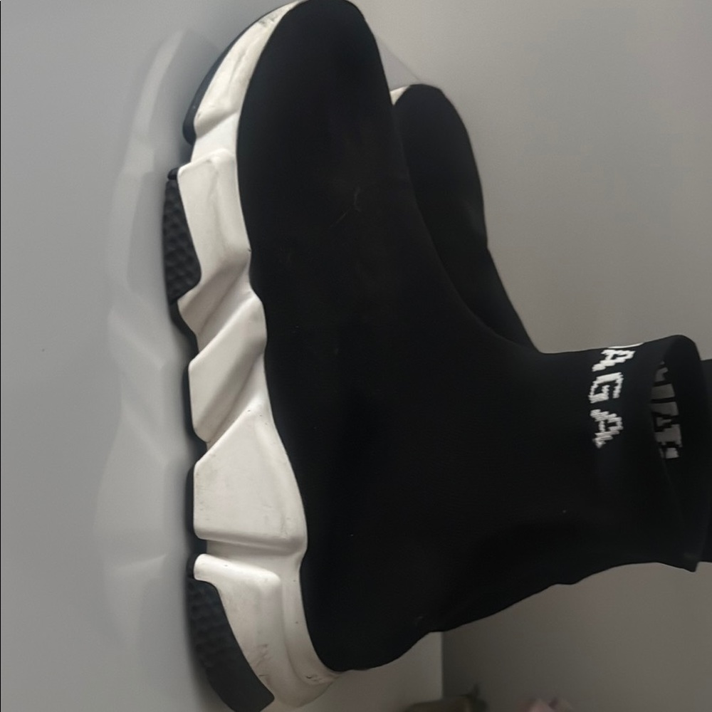 Balenciaga Black and White Sock Sneakers - Picture 2 of 3